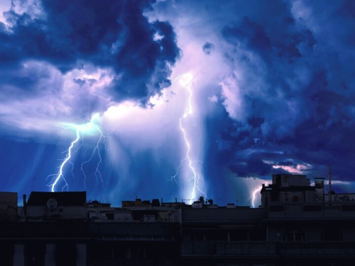 Ostrzeżenie przed burzami w województwie świętokrzyskim: groźne zjawiska atmosferyczne przewidziane na 29 maja