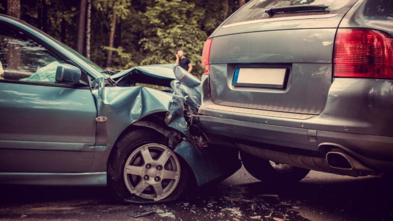 Seria kolizji na trasie S8 w Warszawie: pięć samochodów zderzyło się, jedna osoba poszkodowana