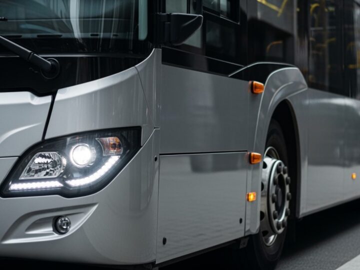 Bezgotówkowe zakupy biletów w autobusach „Nadwiślańskiej Komunikacji Autobusowej” od 1 kwietnia