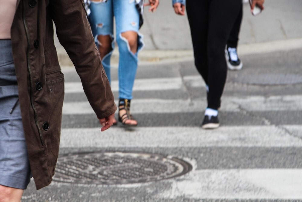 Bezpieczne drogi w Regucie: Policjanci uczą dzieci zasad ruchu drogowego