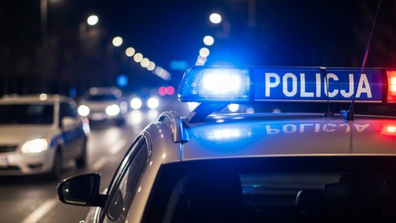 Wszystkich Świętych: policja radzi, jak uchronić się przed kradzieżą na cmentarzu